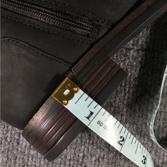 Clarks leather ankle booties women’s size 6 - Picture 10 of 10